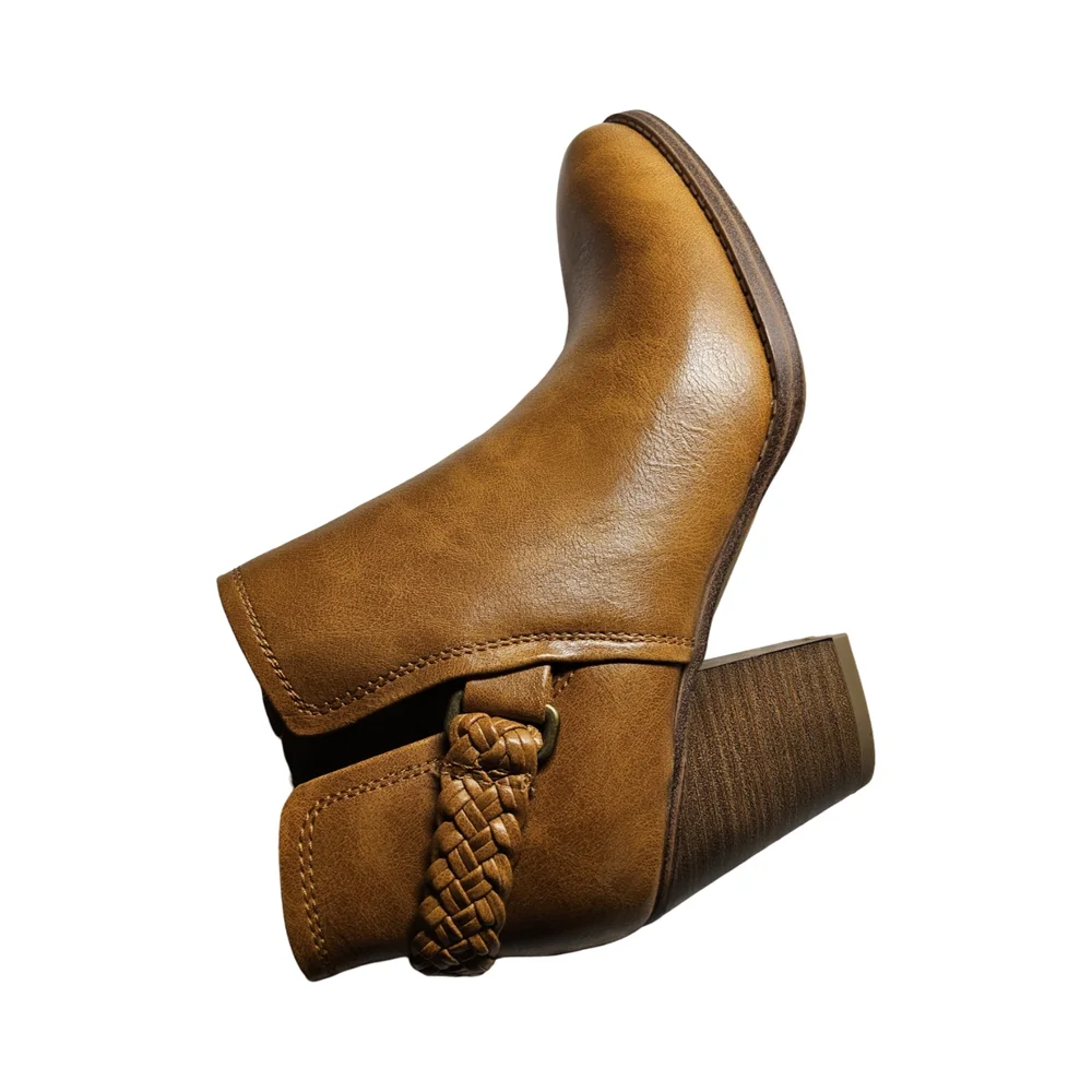 NWOT Size 6.5 BareTraps Charlotte Ankle Booties with Braided Detail in Chestnut
